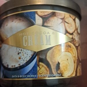 Bath & Body Works Hot Cocoa & Cream Candle - Blue and Brown